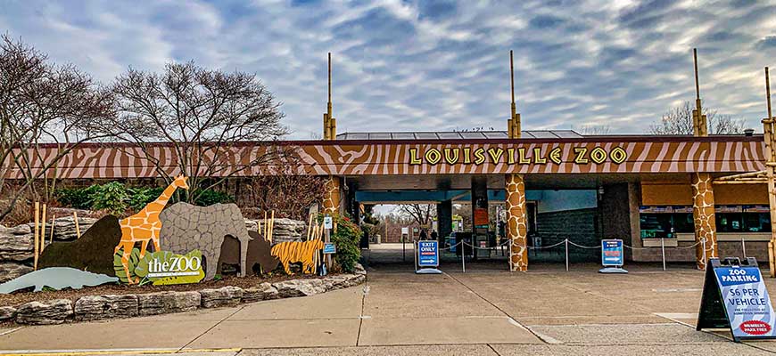 Louisville Zoo front gate